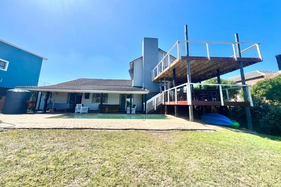 5 Bedroom Property for Sale in Paradise Beach Eastern Cape